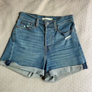 Levi’s Wedgie Shorts